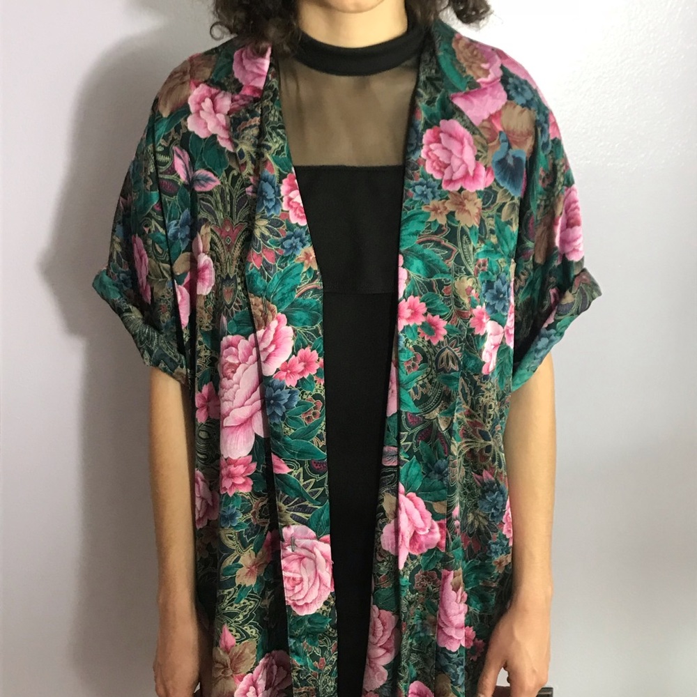 Floral thrifted kimono